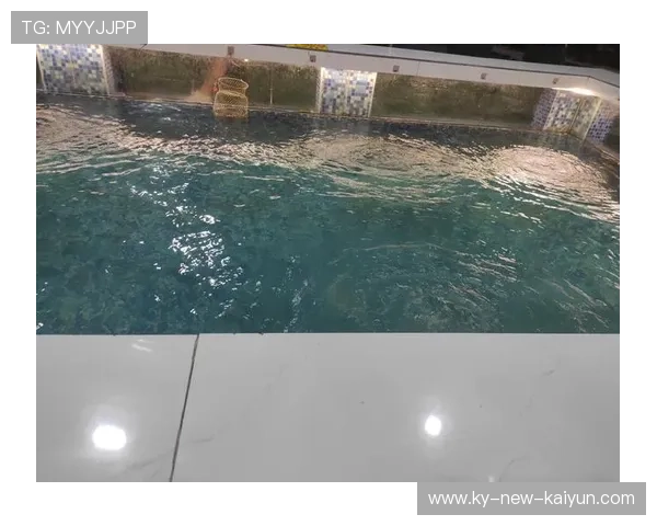游泳队推出家庭陪练指导手册，进入市游泳队训练费用