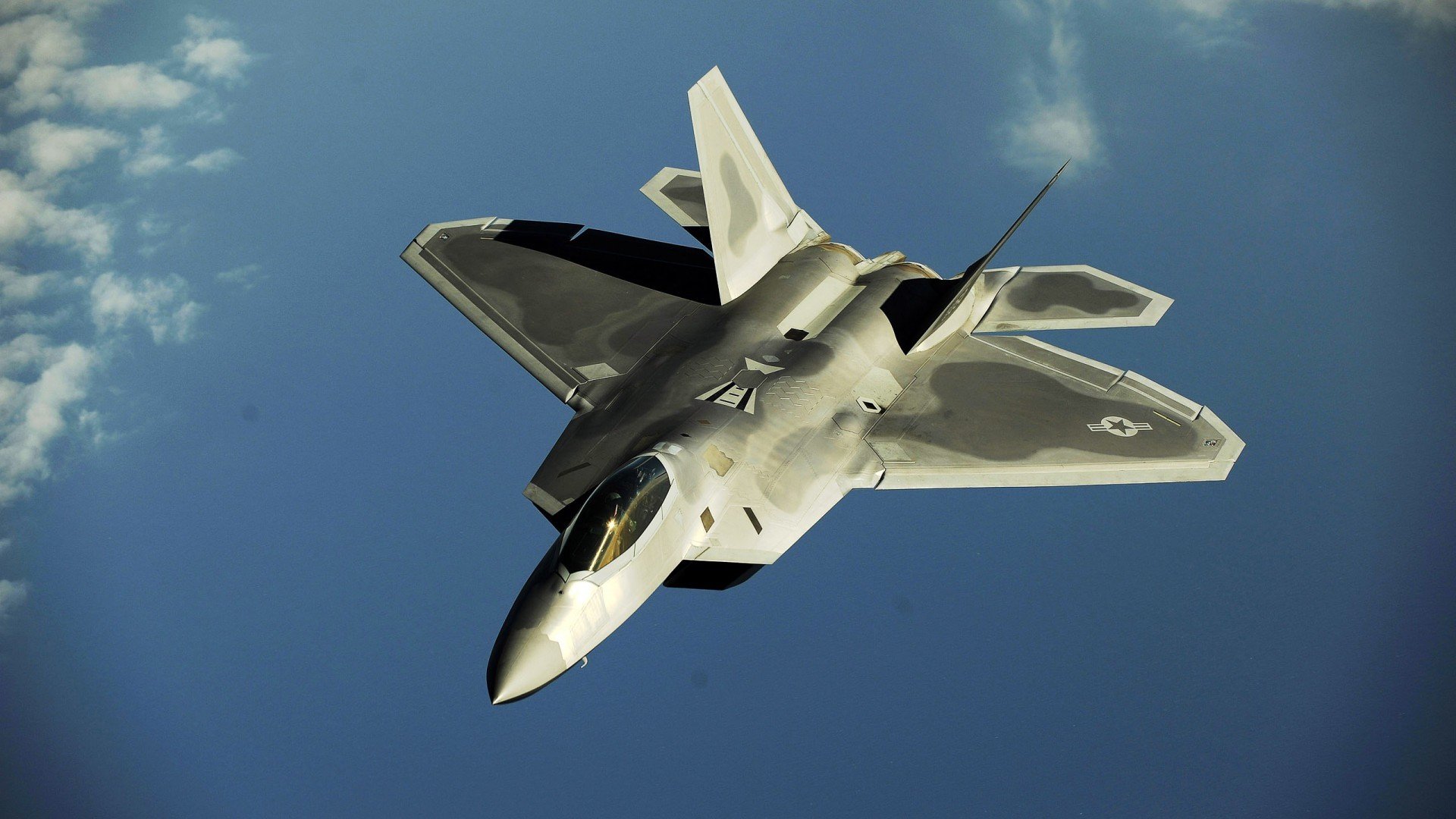 卢卡斯梅尔滕斯赛后坦言配速满意,卢卡梅西纳斯